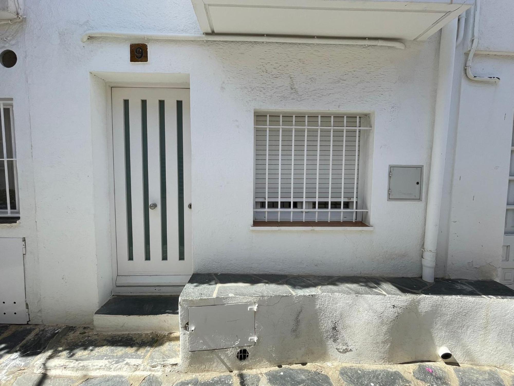 Tortora - Casa En El Centro Con Vistas Al Mar Villa Cadaques Exterior photo